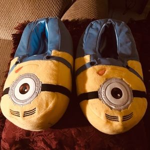 SO CUTE Despicable Me Minions Slippers Comfy Cozy